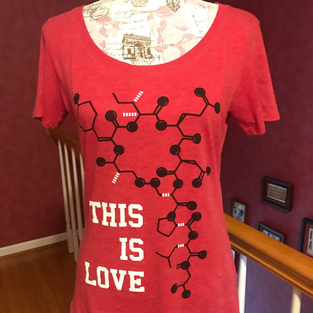 BoxLunch Red Tee - Large